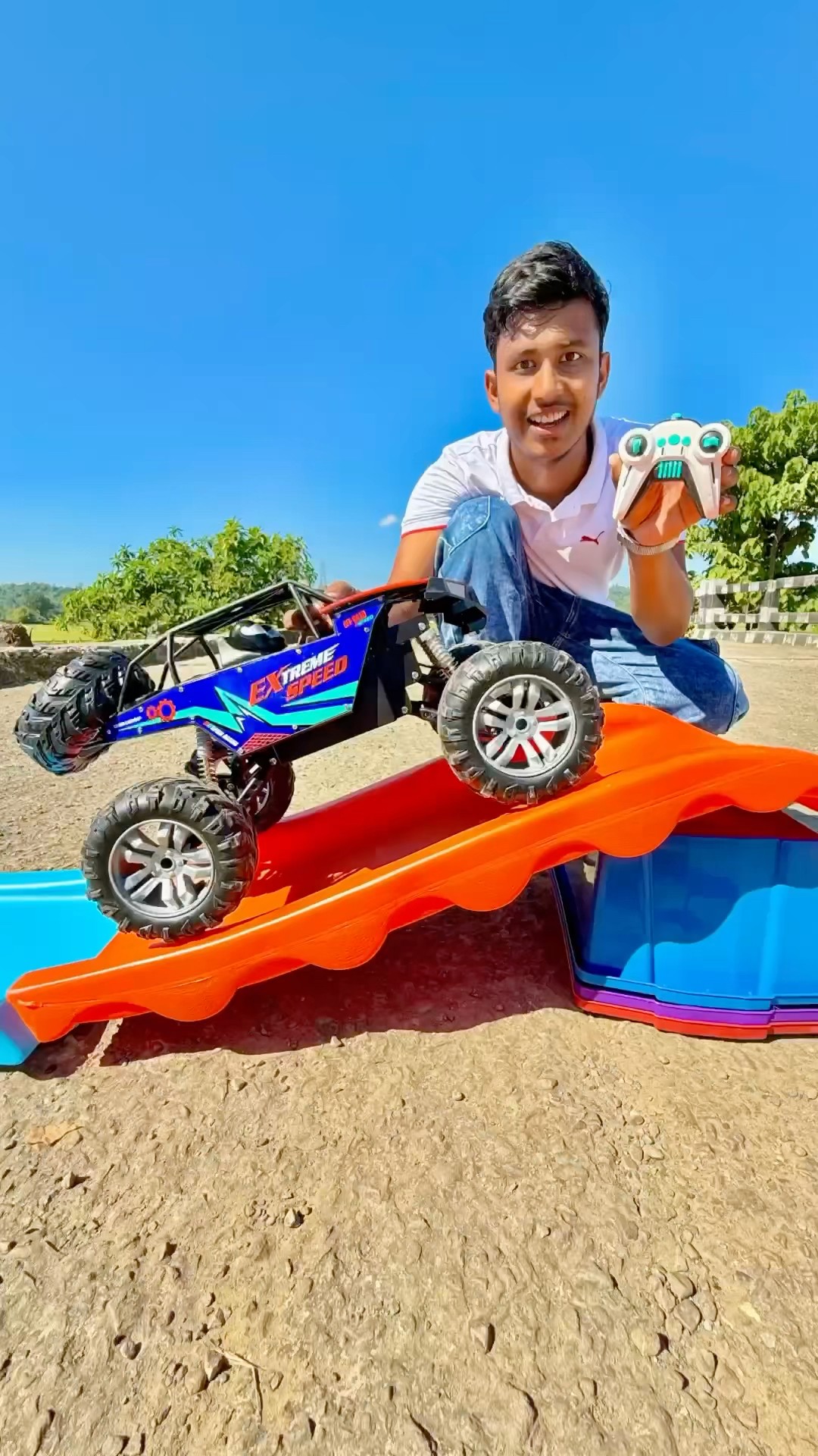 Isse to Accha monster RC Car