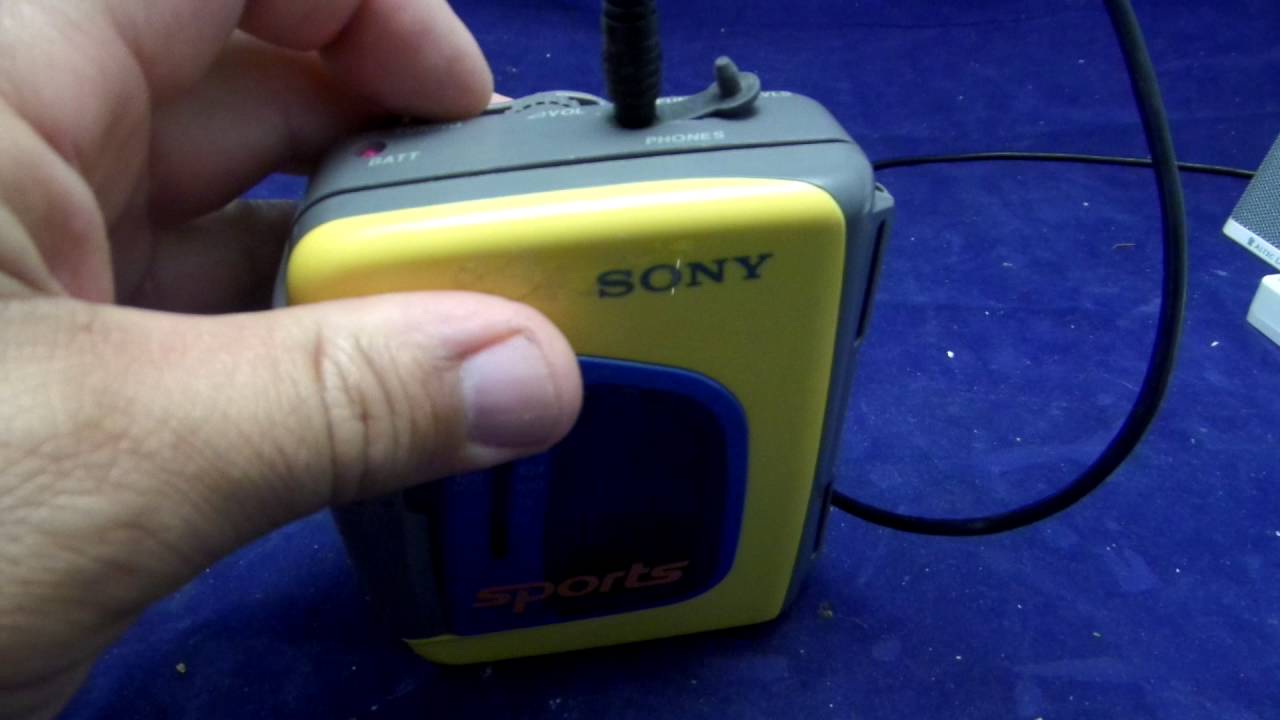 Sony WM-FS191 Walkman With original MDR-W14 AWESOME headphones for