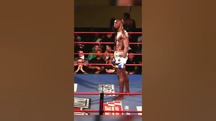 Israel adesanya doesn t need a break 😨 staredown his opponent 🔥#israeladesanya #UFC #mma #fight #f