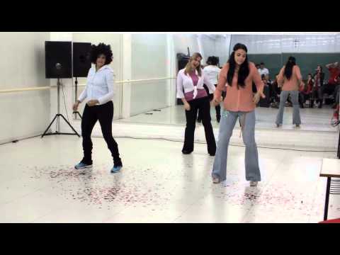 Coreografia: Stayin' Alive (Bee Gees) - Tema: Saturday Night Fever