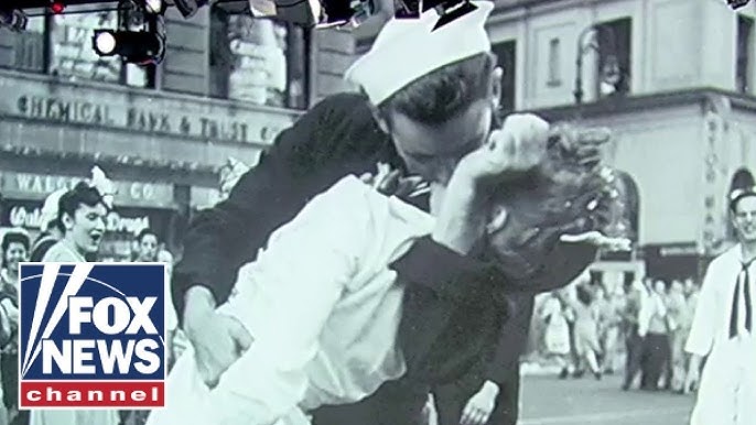 Va Nixes Plan To Ban Iconic Wwii Kiss Photo Following Outrage