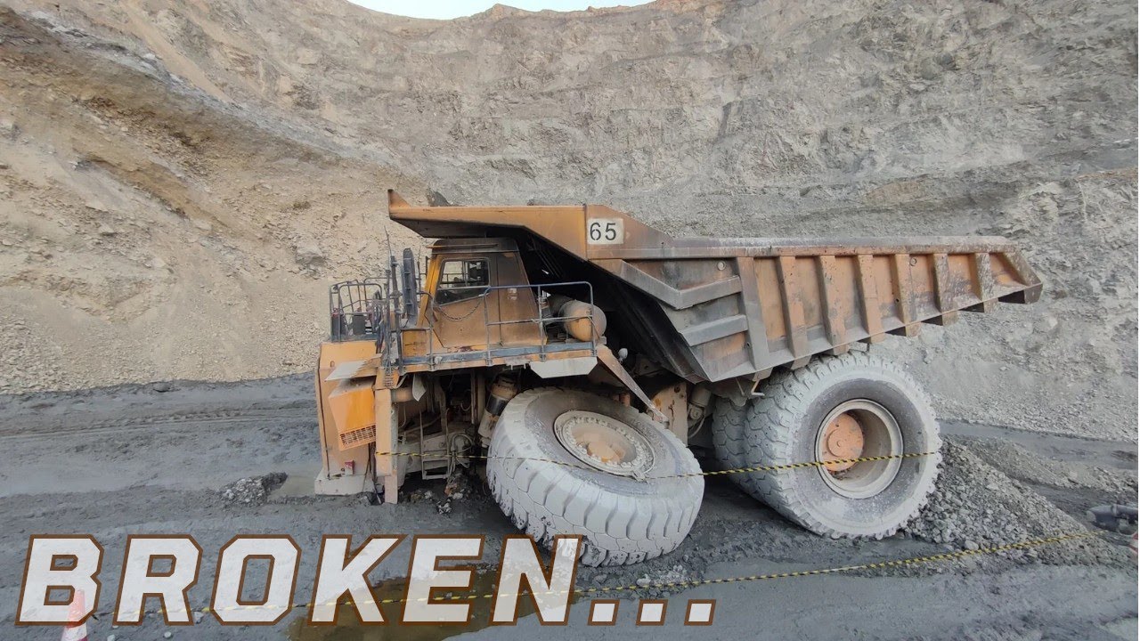 Heavy Equipment Accidents Dump Truck  Broken Axle Serious Fails Compilation
