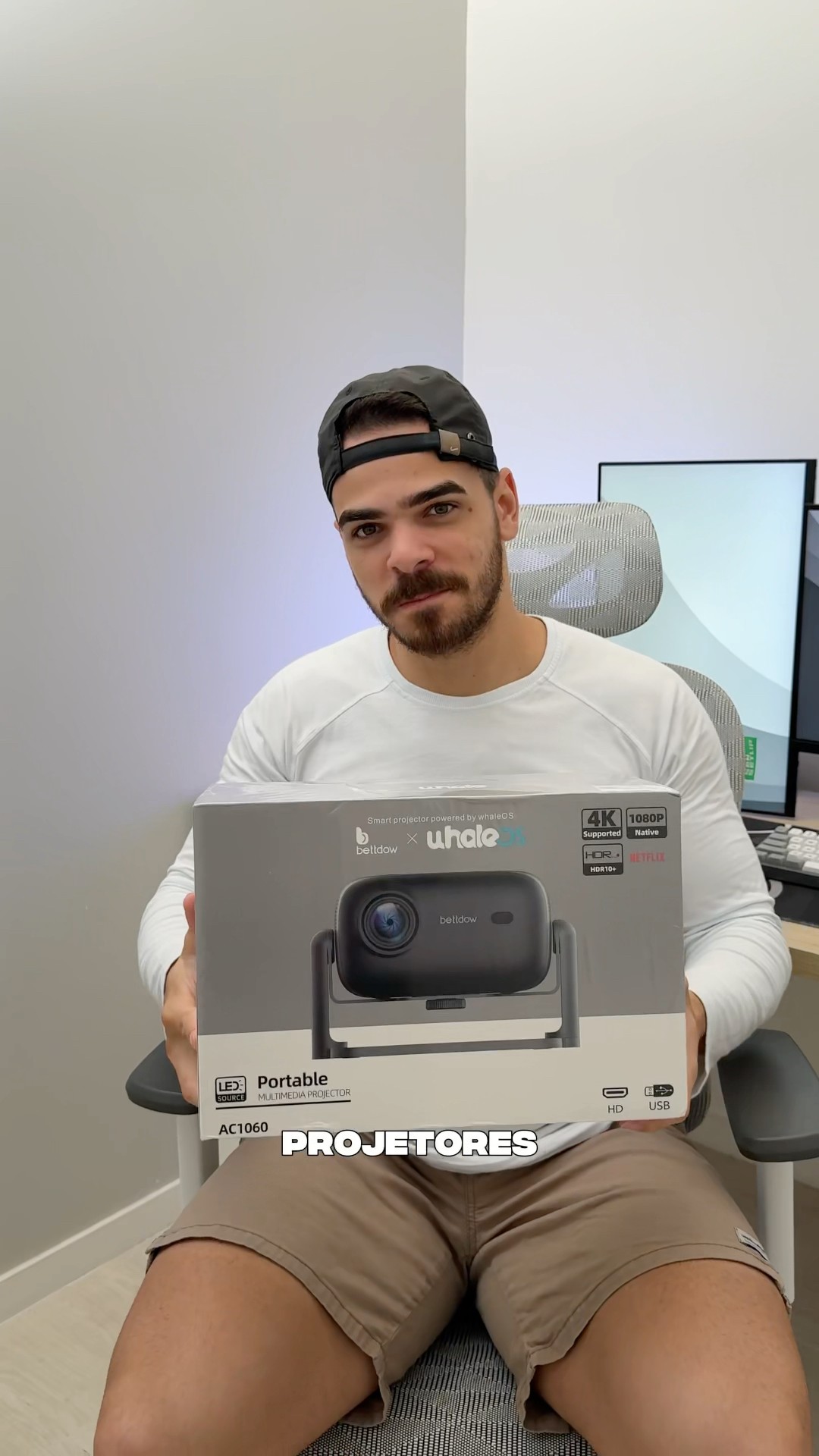 Bettdow AC1060 Projector - YouTube