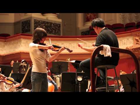 Lisa Batiashvili, Alan Gilbert, and the New York Philharmonic Rehearse, 5/12/2011