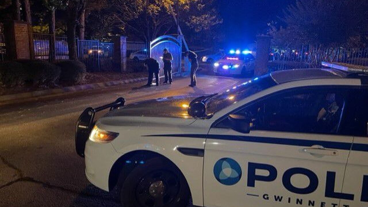 Man dies in breezeway of Gwinnett County apartment complex after being ...