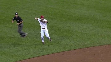 CHC@CIN: Cozart robs Sweeney with play up the middle