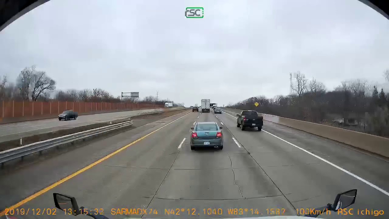 I75 North Detroit idiot driver messing around