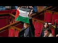 Assemble nationale  un dput lfi brandit un drapeau palestinien il est exclu deux semaines