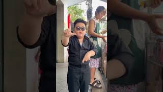 Lại Một Phiên Bản Nữa Của Con Trai Bà Bán Bánh Mì