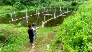 Su Making Nests For The Ducks To Lay Eggs Farm Owner Came To Visit And Encourage The Little Family