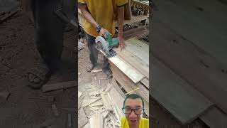 anh thợ mộc cần cù thông minh sáng tạo