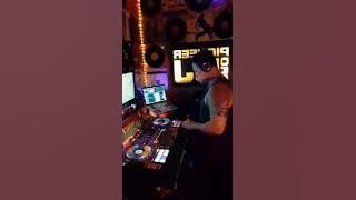 80s 90s dance hits..VDJ-UDE in the mixx