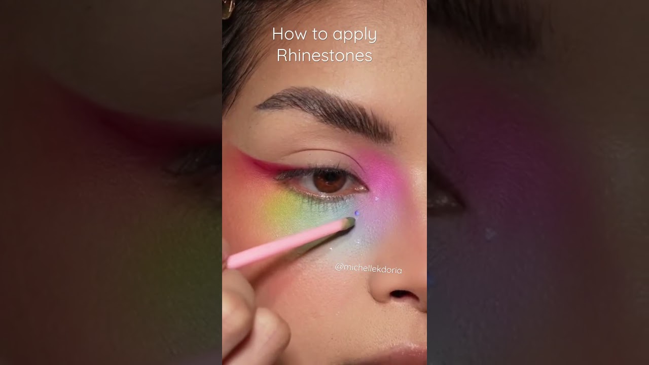 How to Apply Rhinestones on your eyes ✨ Makeup Tutorial 