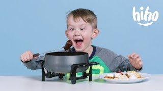 Дети Пробуют Фондю! Дети Пробуют Фондю!