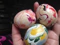 Покраска пасхальных яиц для декорации с помощью лака для ногтей