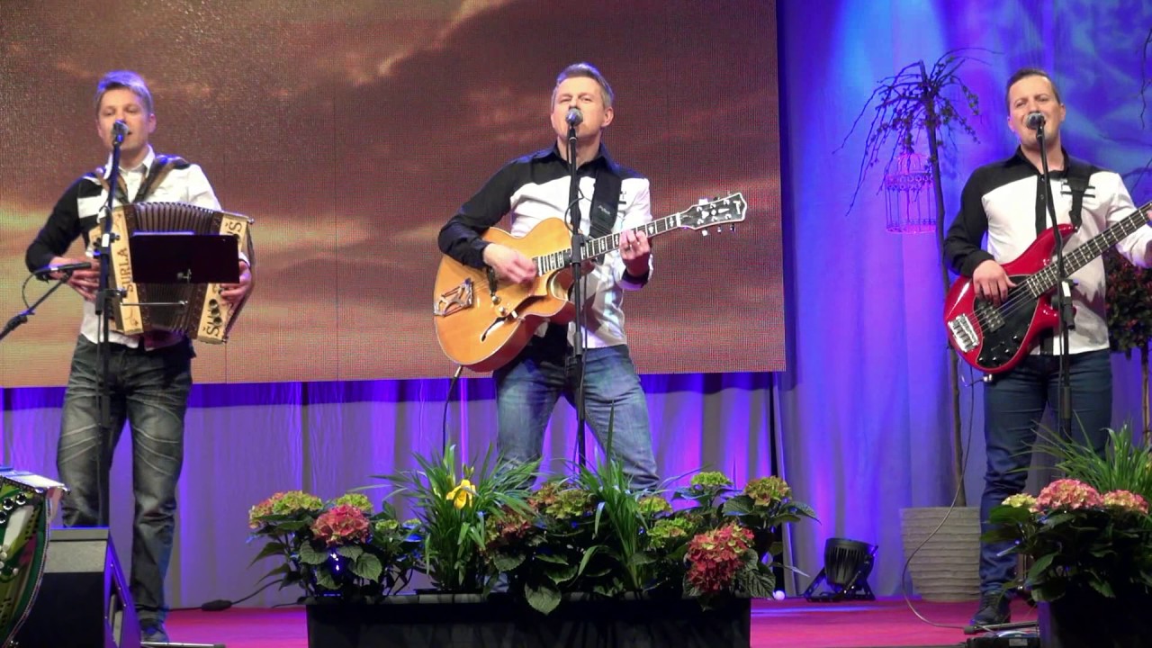 Ansambel Mladi Dolenjci - Mama, najlepši si cvet (v živo)