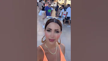 نسرين طافش تتجول في فرنسا بلا ملابس 