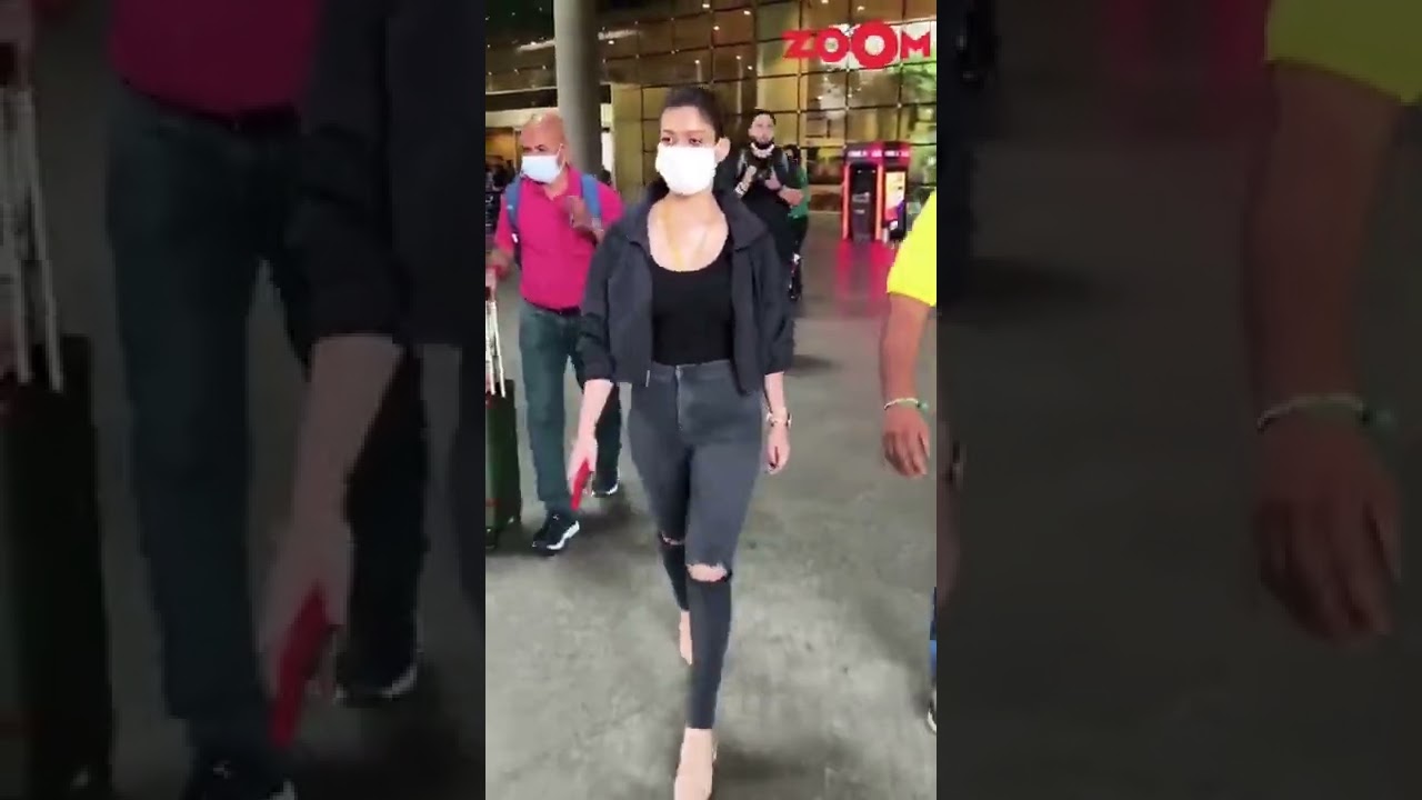 look at her lion walk 🔥😍 