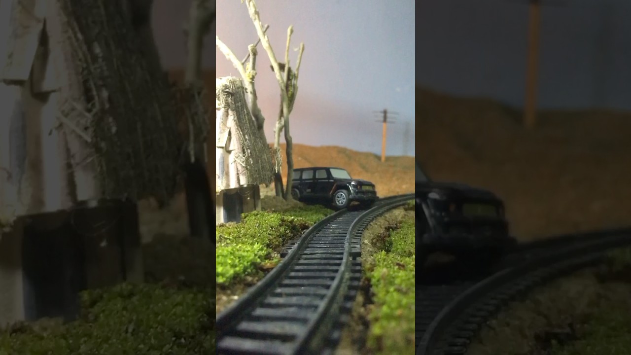 TRAIN VS JEEP  🚂 🛤 🚙