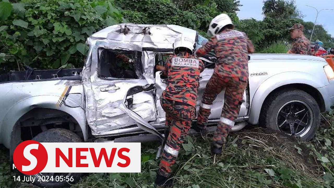 Senior citizen driving 4WD dies after crashing into parked lorry - YouTube