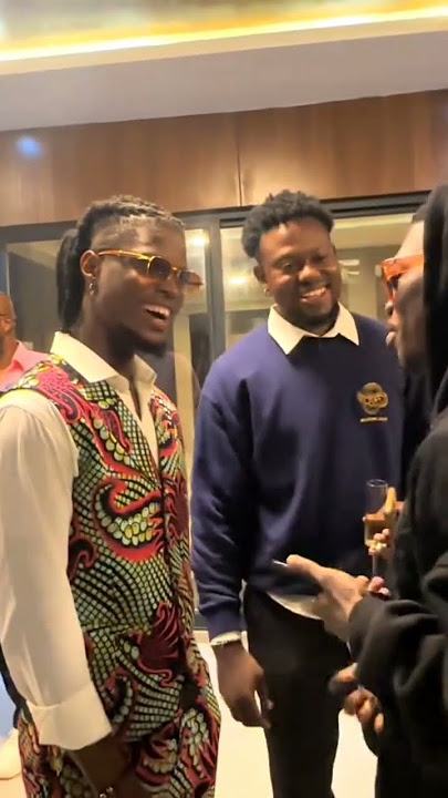 SANTRINOS RAPHAEL & CONII GANGSTER (Vidéo)