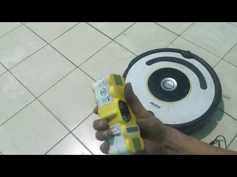 วีดีโอ: คุณจะทราบได้อย่างไรว่า Roomba ของคุณต้องการแบตเตอรี่ก้อนใหม่เมื่อใด