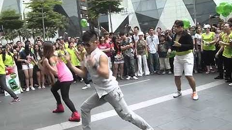 The Body Shop® FlashMob.m4v