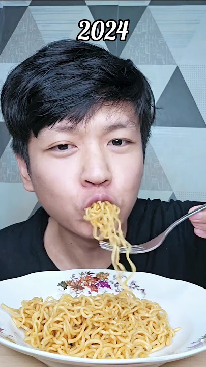 MAKAN INDOMIE TAHUN DEMI TAHUN #shorts #indonesianfood #food