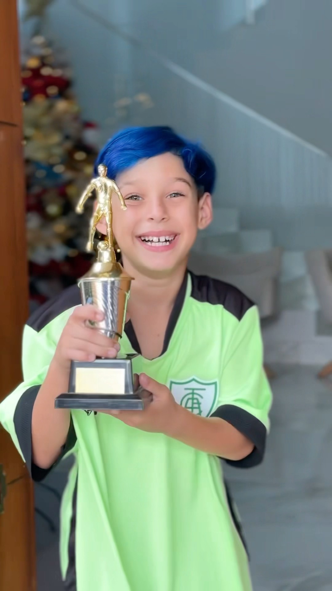 Ele ganhou um troféu, mas….