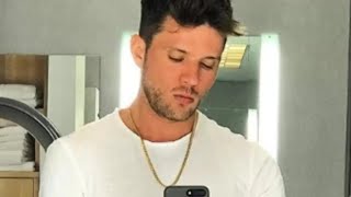 RYAN PHILLIPPE IS SHOWING EVERYTHING IN MIAMI BEACH!