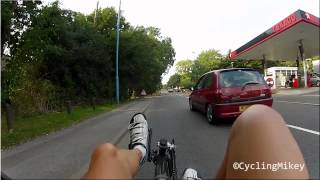 Let's skim the cyclist - M268WYD close overtake