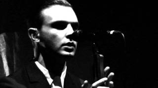 Hurts - Confide In Me chords