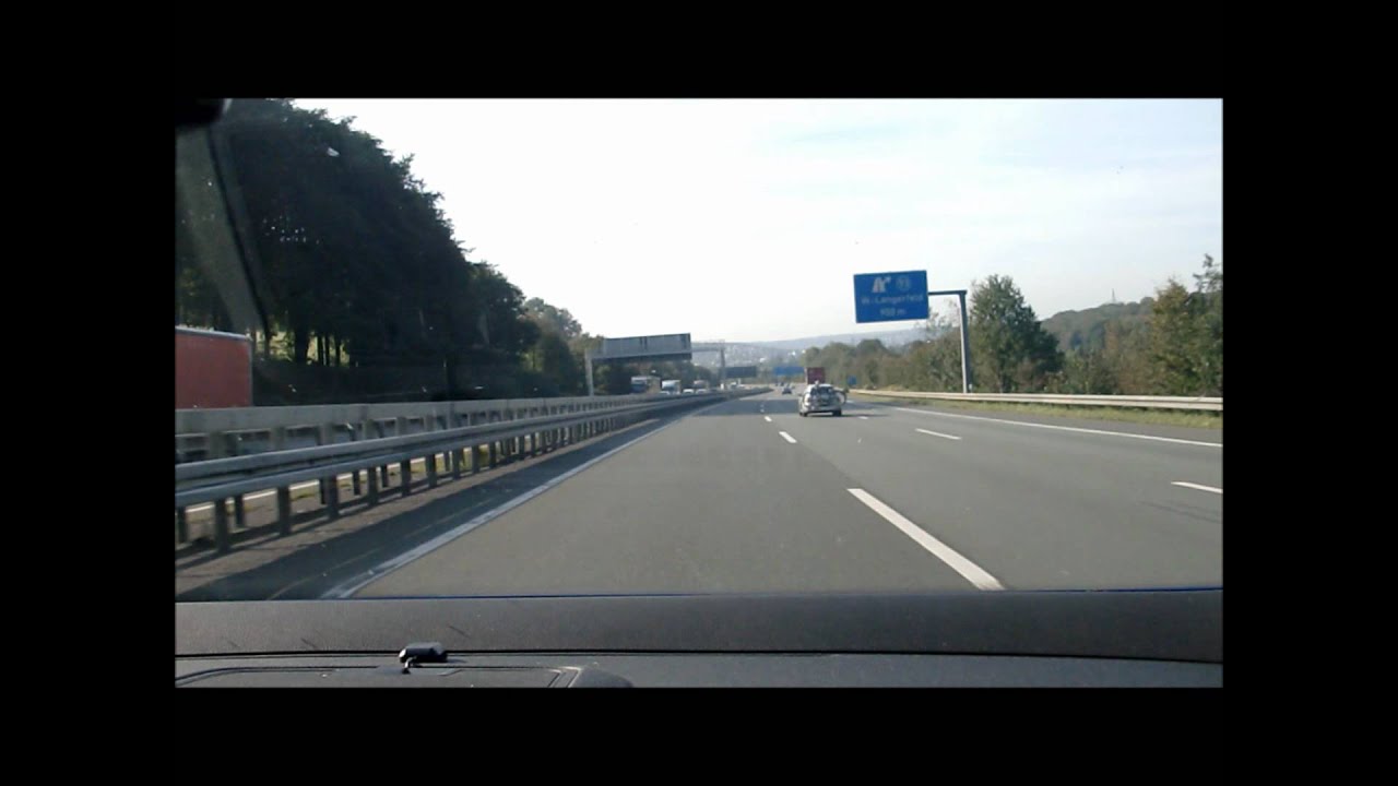 R32 matning at Autobahn vs 330d - YouTube