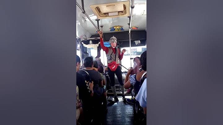 Payaso rizos en el camion