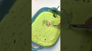 ছোট তরমুজে পরিণত হয়ে আইসক্রিম তৈরি হয়।