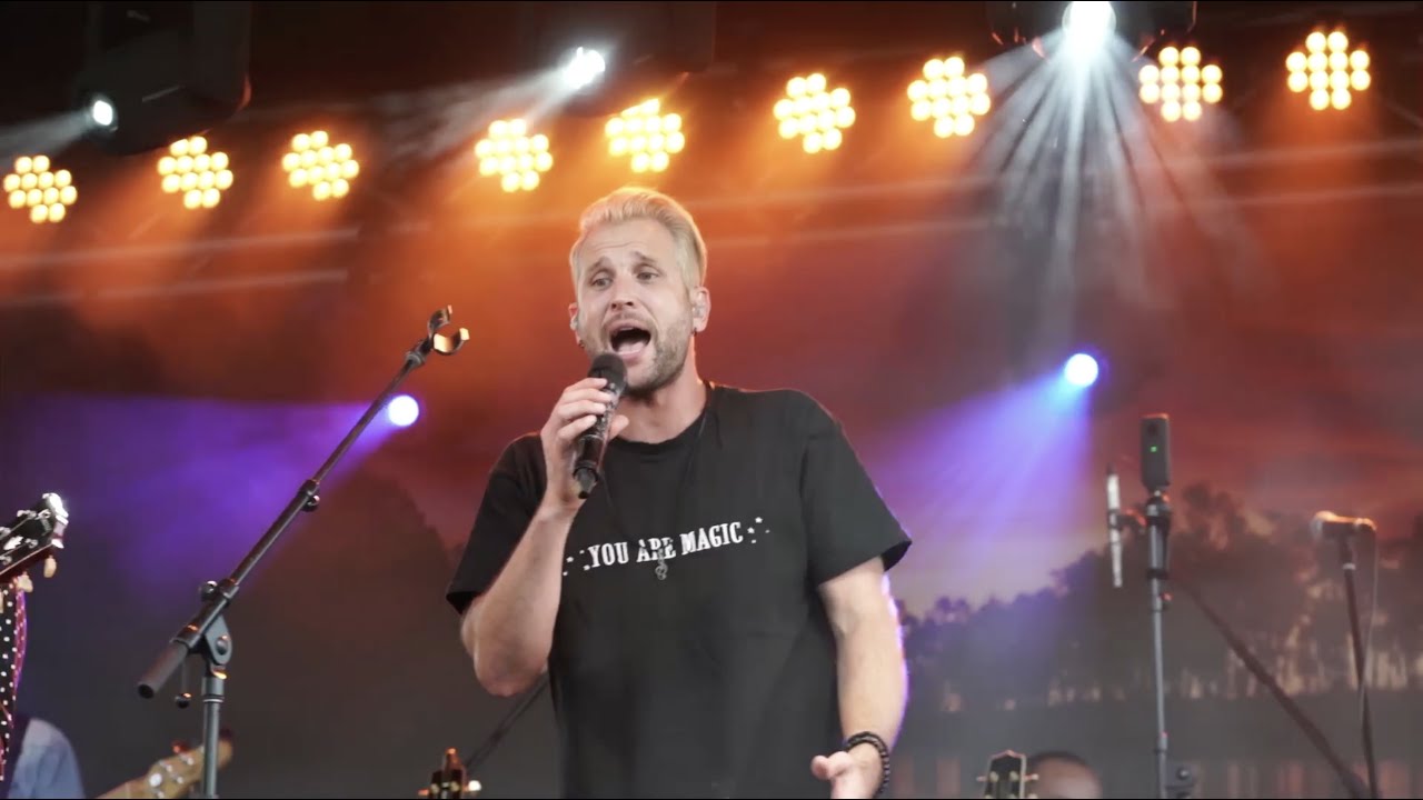 No Way - Sam + Sam - Live at Bendigo Racecourse