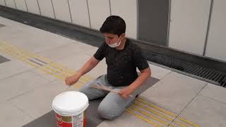 Ne Eker Sen Onu Biçersin. Yoğurt Kovası Ile Muhteşem Bateri Gösterisi Devam Ediyor...