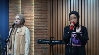 Lirik lagu Cover Indah Yastami feat Tantri Kotak 