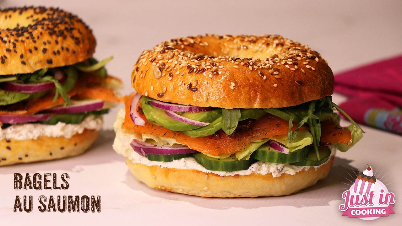 Recette de Bagels au Saumon, Avocat, Fromage et Concombre - YouTube