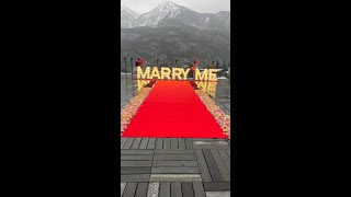 Предложение руки в Сочи. Буквы MARRY ME в Красной Поляне