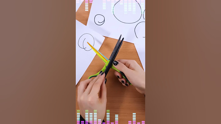 Smart Trick from Wednesday ✏️ on How to Draw a Circle 🔵 #drawing #wednesday #suedj