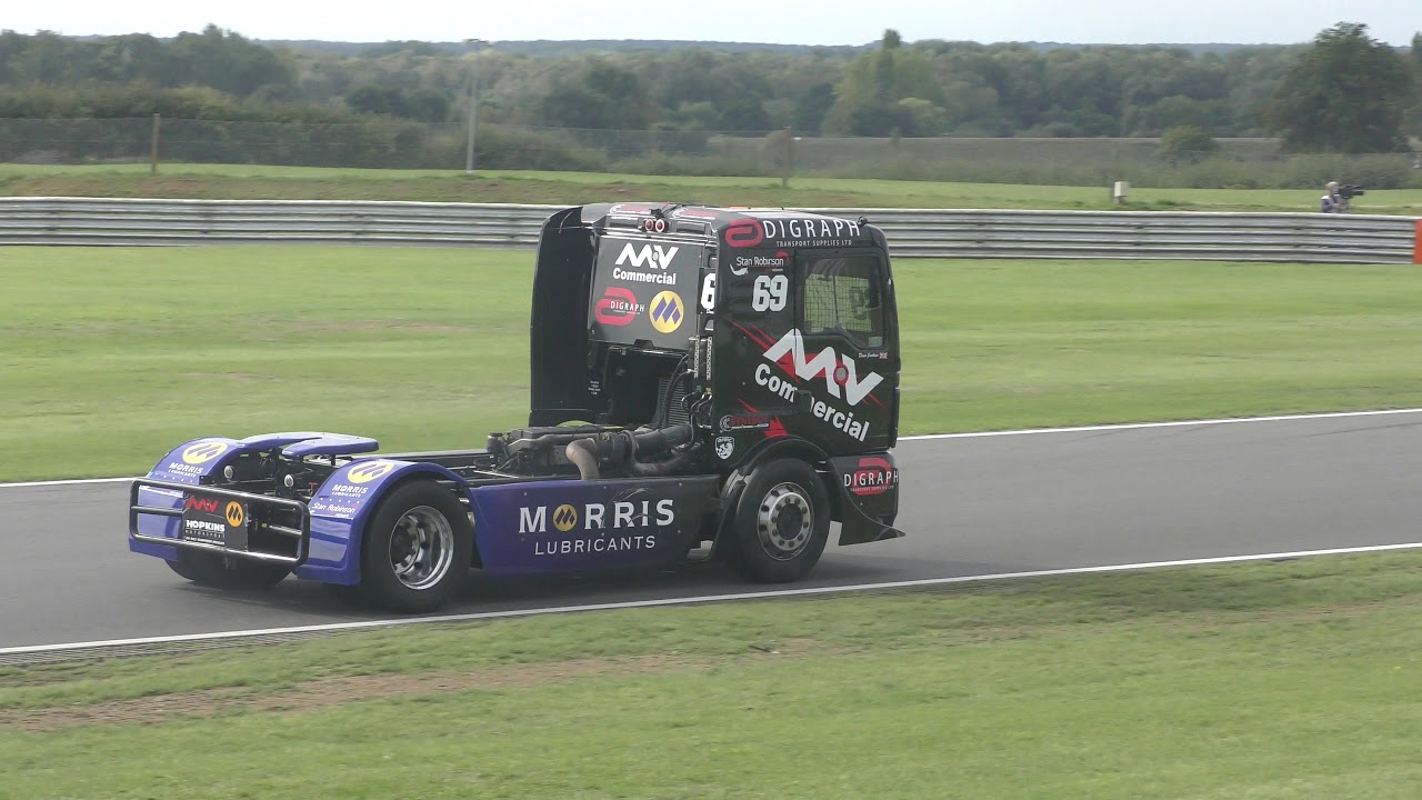 scania thailand group BTRA Truck Championship Div 1 R2 end lap2 at Snetterton British Truck Racing 9Sep18 1042a
