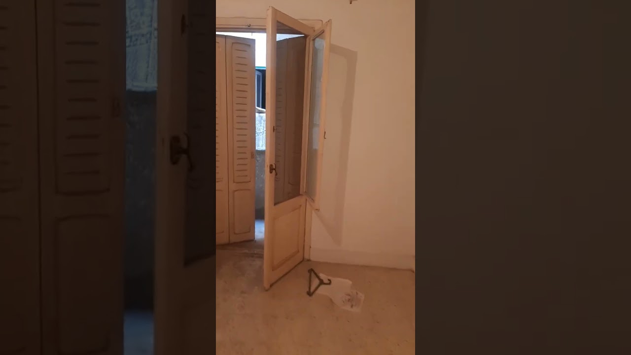 شقه للبيع ثاني نمره من شارع الهانوفيل الريسي العجمي اسكندريه كامل العدادات المساحة ١٥متر