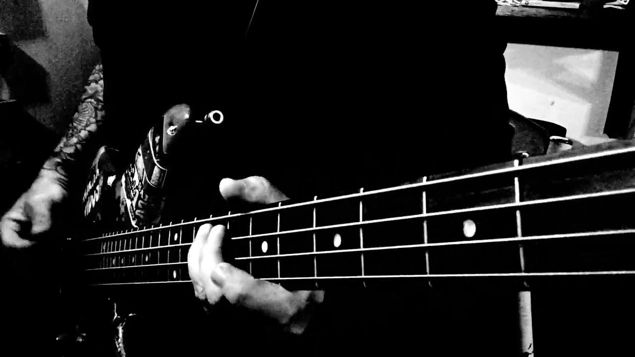 Barbazul Versus el Amor Letal PATRICIO REY Y SUS REDONDITOS DE RICOTA Cover Bajo