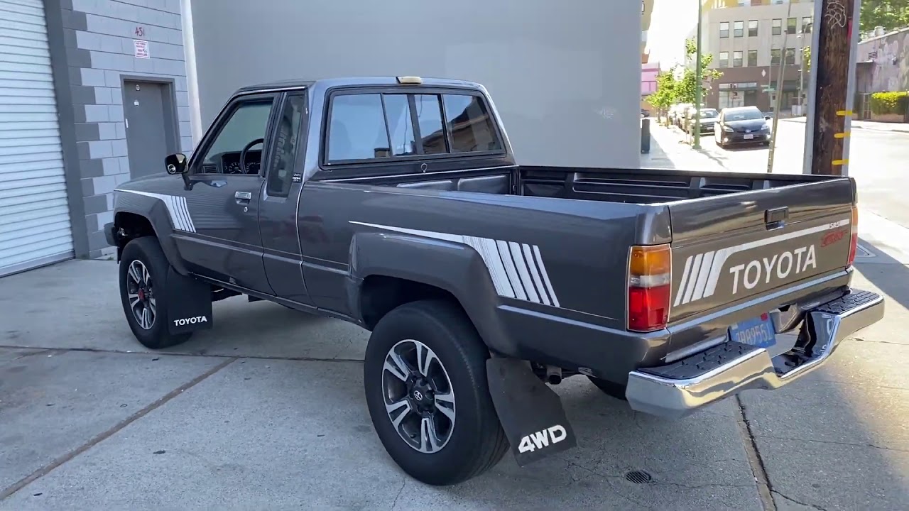 TOYOTA 22R 1986 XTRACAB auf YouTube ansehen TOYOTA 22R 1986 XTRACAB auf YouTube ansehen