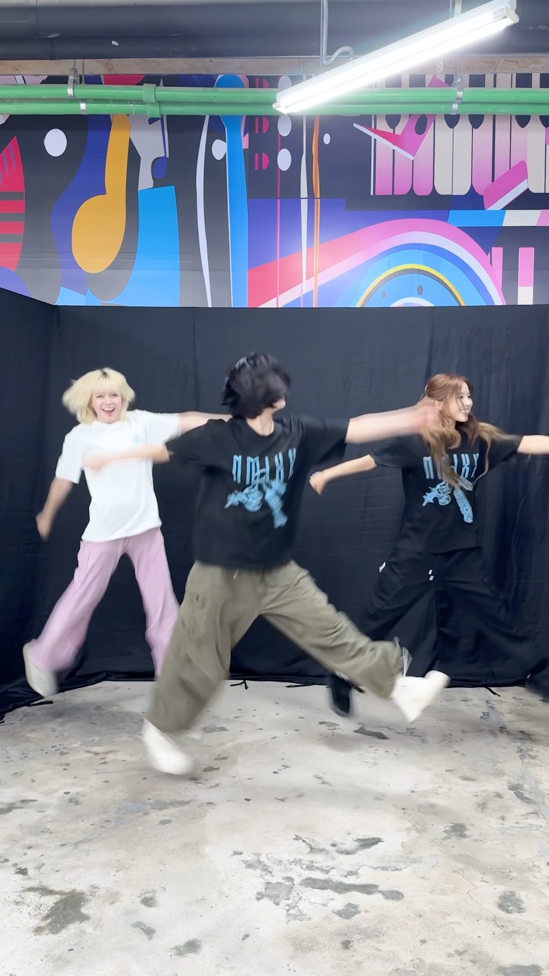 ミ #NMIXX #LILY #BAE #JIWOO - YouTube