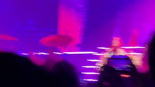 Genie In A Bottle Live - Liberation Tour Christina Aguilera