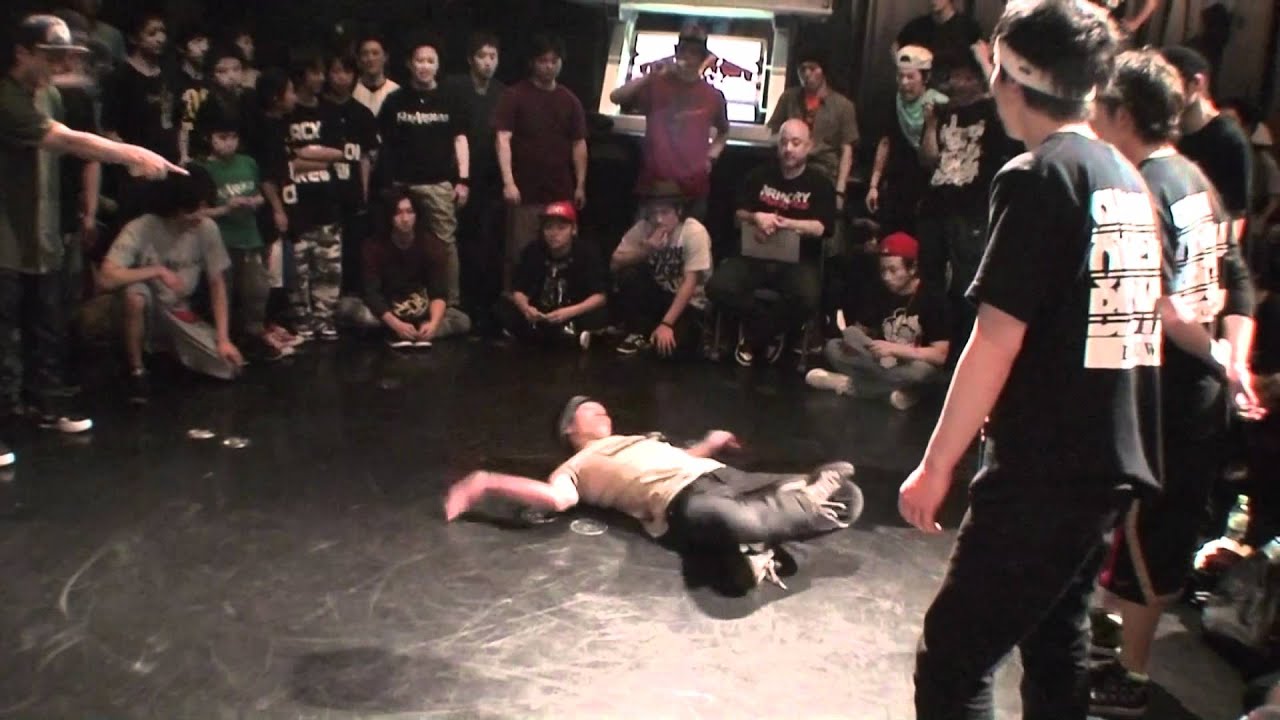 FLY AROUND (若年) vs DARK WAVE SANMESHI 10 YEAR ANNIVERSARY BBOY BATTLE 1st PRELIMINARY 14th Battl