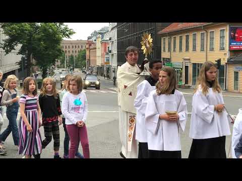 Video: Hvordan Katolikker Fejrer St. Barnabas's Day