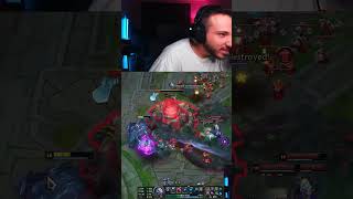 Bu Çarı Oynarken Kendimi Kaybediyorum #shorts #leagueoflegends #lolshorts